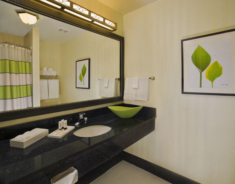 Fairfield Inn & Suites Вітерфорд Екстер'єр фото