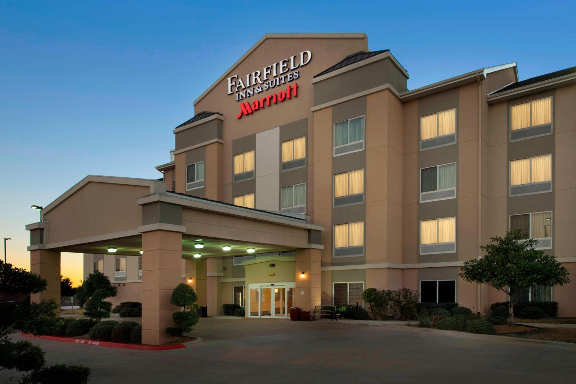 Fairfield Inn & Suites Вітерфорд Екстер'єр фото