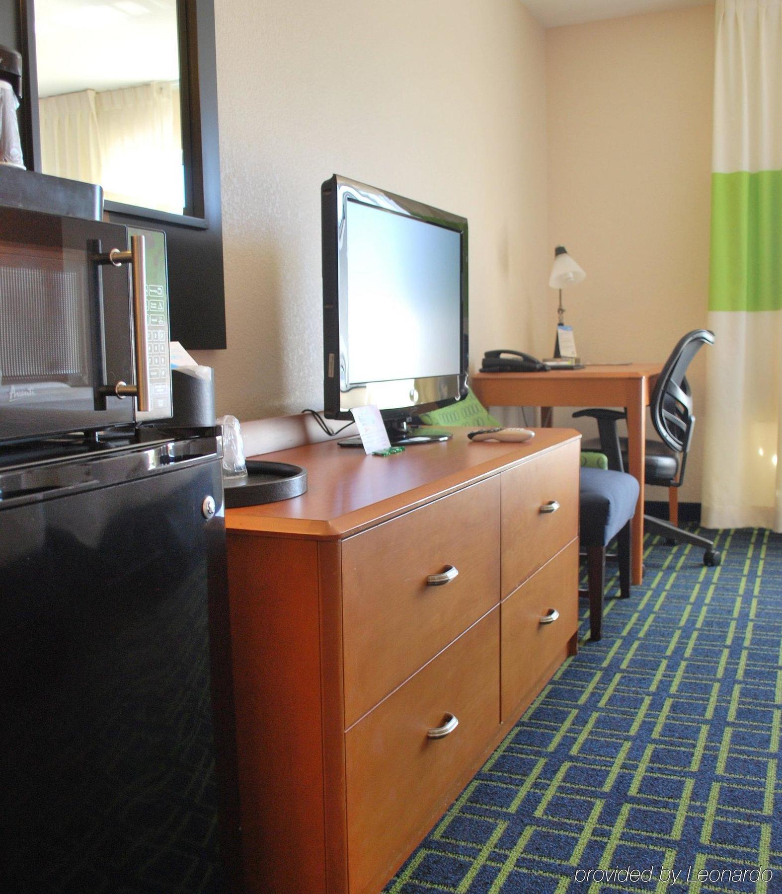 Fairfield Inn & Suites Вітерфорд Екстер'єр фото
