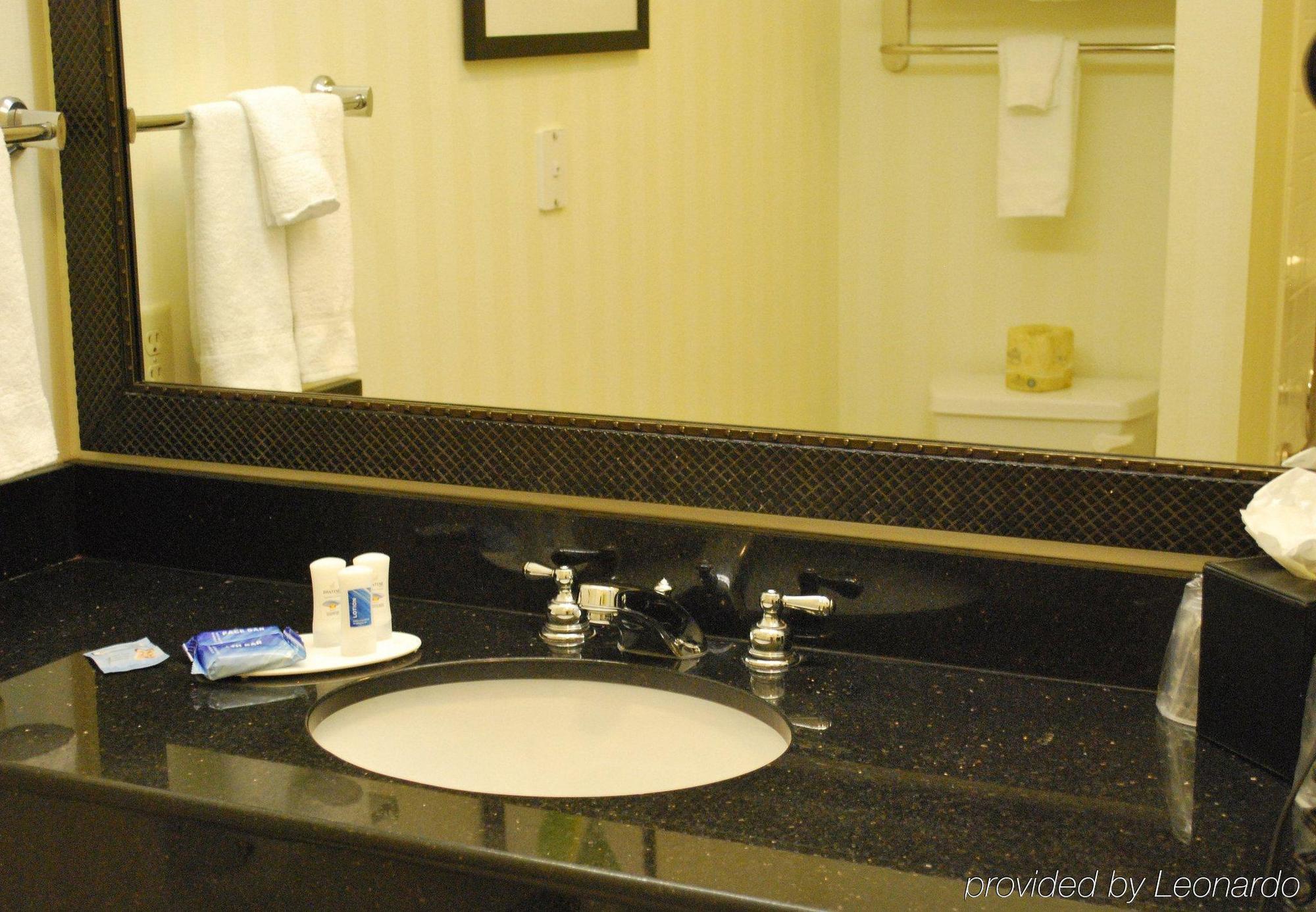 Fairfield Inn & Suites Вітерфорд Екстер'єр фото