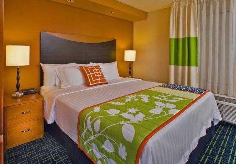 Fairfield Inn & Suites Вітерфорд Номер фото